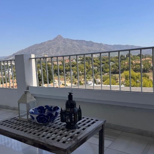 3 Bedroom Apartment For Rent in Nueva Andalucía, Málaga - Photo 1