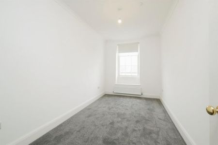 3 bedroom apartment to rent - Photo 4
