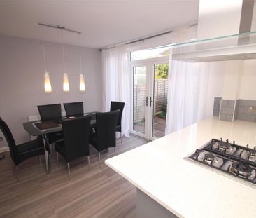 3 bedroom Semi-detached house to rent in Newlands Avenue, Gosforth,... - Photo 3