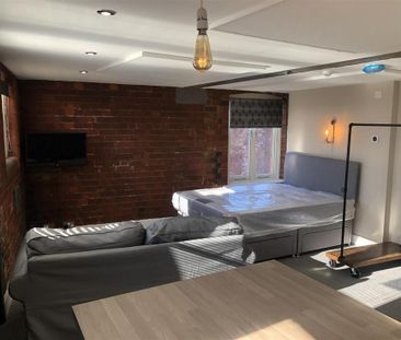 Studio to rent - Photo 2