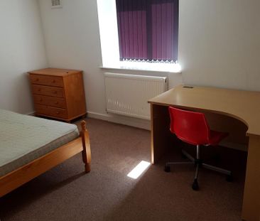 4 bedroom apartment to rent - Photo 4