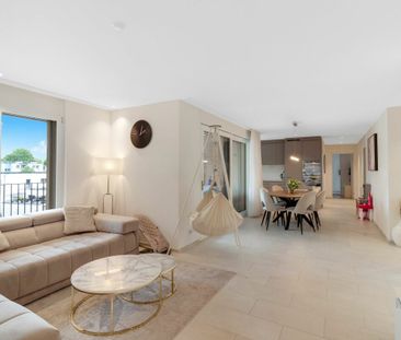 Lichtdurchflutete und stilvolle Wohnung sucht neue Mieter! - Foto 1