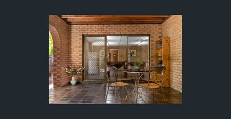 DUAL OCCUPANCY; 5 BEDROOM HOUSE IN WOODY POINT - Photo 2