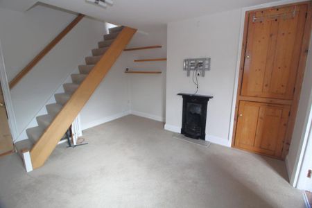 2 bedroom terraced house to rent - Photo 2