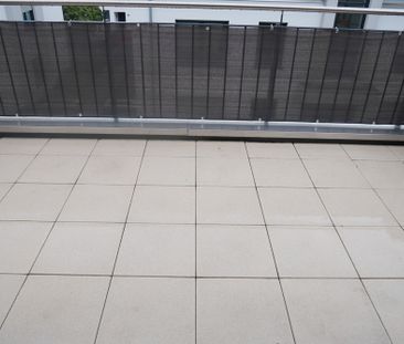 Wiesbaden-Biebrich, Neuwertige Dachgeschosswohnung mit Dachloggia, ... - Photo 1