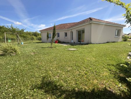 A LOUER - Maison T5 - 107m² avec jardin et garage - Photo 2