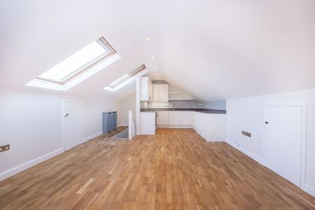 3 bedroom flat to rent - Photo 4