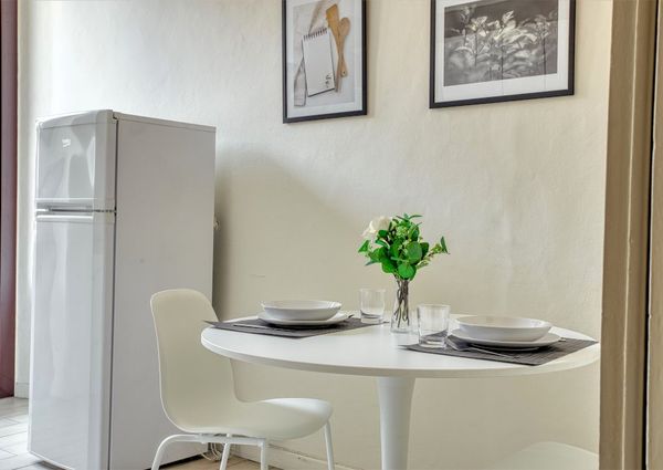 Wonderful single room with private balcony in Milan, few steps away from a Bocconi, IULM and NABA