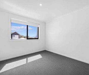 “Brand-New 3-Bedroom Townhouse in Prime Wyndham Vale Location” - Photo 1
