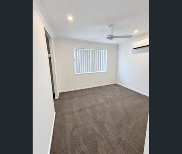 THREE BEDROOM DUPLEX IN QUIET STREET - Photo 3