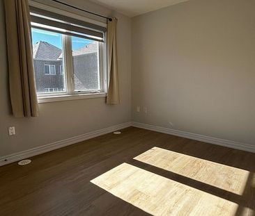 For Lease - 7 Waterleaf Road Unit# Coach, Markham, Ontario - Photo 3