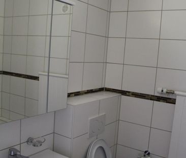 Rent a 3 rooms apartment in Courgenay - Photo 5