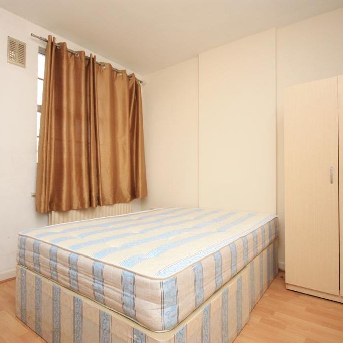 1 bedroom in a house share to rent - Photo 1