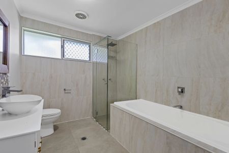 Lowset Family Home in perfect location - Photo 2