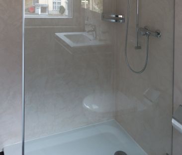 Moderne 3.5-Zimmer-Wohnung im 4. Obergeschoss mit grosszügigem Balkon - Photo 5