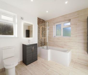 4 bedroom detached house to rent - Photo 6