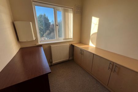 Kirkstall Road - Photo 2