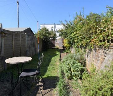 3 bedroom terraced house to rent - Photo 5