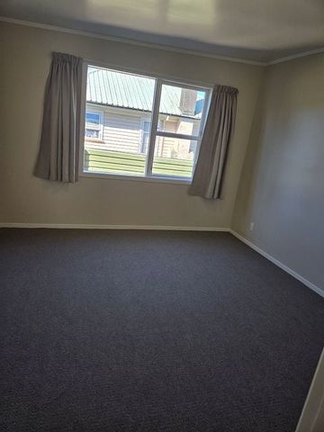 Charming 3BR Home - Photo 5