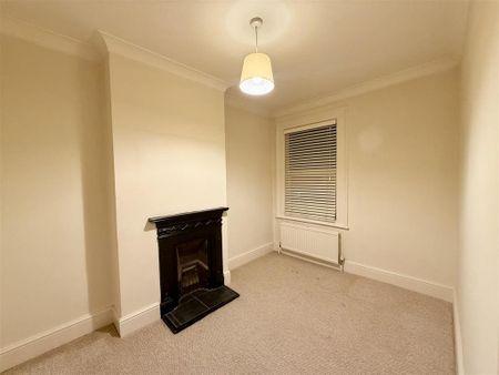 3 bedroom end of terrace house to rent - Photo 5