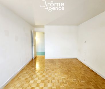 Location Appartement 5 pièces 116m² ST MARCEL LES VALENCE 26320 - Photo 5