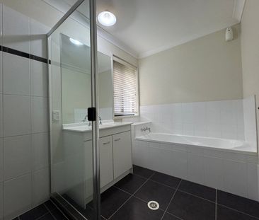 Spacious Family Living Opposite Creek & Bushland - Photo 3