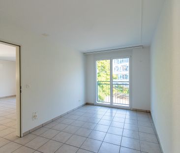 Zentrale, helle 3.5 Zimmer-Wohnung mit Balkon - Photo 3