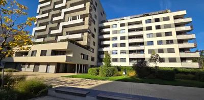 TOP-GELEGENHEIT! | NEUWERTIGE 3-ZIMMER-WOHNUNG | GROSSZÜGIGER BALKON | EWE-DESIGNKÜCHE | NAHE U1 KAGRANER PLATZ - Foto 2