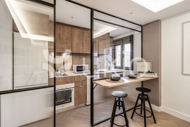 2 bedroom luxury Apartment for rent in Madrid, Spain - Photo 1