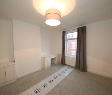 2 Bed Terraced House, East Park Place, LS9 - Photo 4
