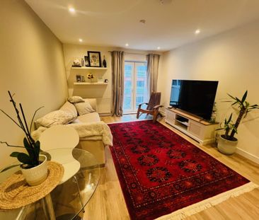 Moorbridge Road, Maidenhead - Photo 1