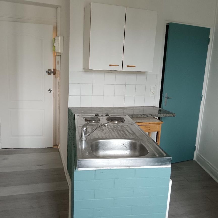 LE MANS - CHASSE ROYALE Studio 26.50m2 SALLE DE DOUCHE AVEC WC, PIECE PRINCIPALE? COIN CUISINE - Photo 1