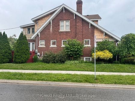 For Lease - 1395 Dougall Avenue Unit# 1, Windsor, Ontario - Photo 3