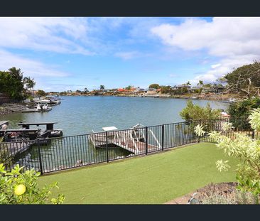 Waterfront Entertainer in Monterey Keys – Pool, Pontoon & Renovated - Photo 6
