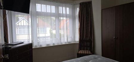 1 bedroom in a house share to rent - Photo 4