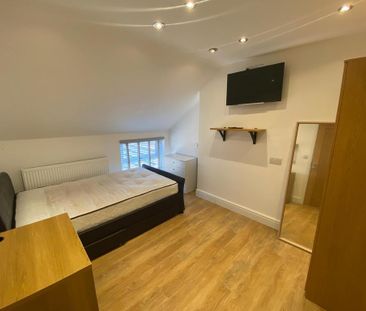 1 bedroom in a house share to rent - Photo 3