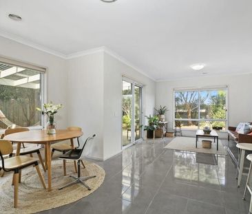 Family Home On The Lake - Photo 5