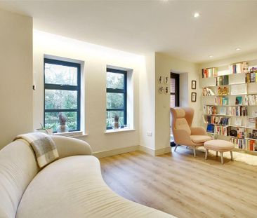 3 bedroom end of terrace house to rent - Photo 2