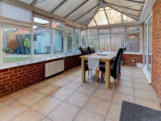 2 BED House To rent - Photo 1