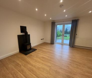 5 bedroom barn conversion to rent - Photo 1