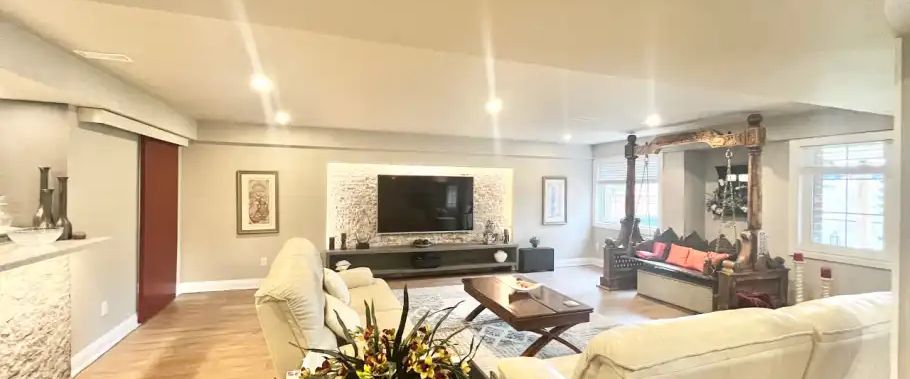 2-100 Coastline Dr, Brampton, Ontario L6Y 0L7 | 100 Coastline Drive, Brampton - Photo 1