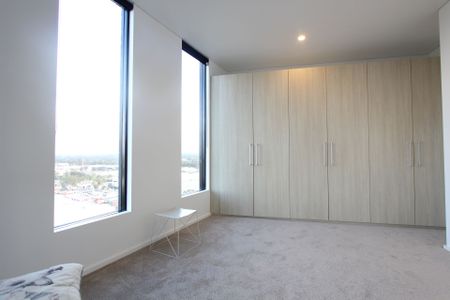 Immaculate 2 Bedroom Overlooking Georges River - Photo 5