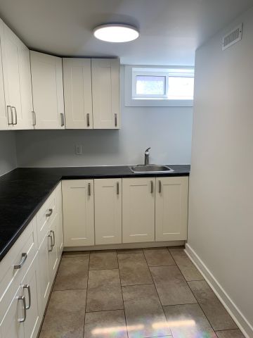 For Lease - 44 Cynthia Court Unit# Unit 1, Barrie, Ontario - Photo 3