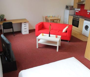 Studio to rent - Photo 3