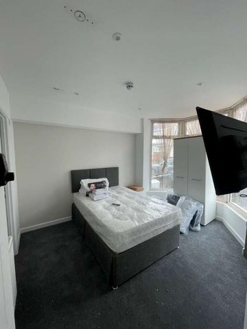 Ensuite Room - Queens Road, Portsmouth, PO2 - Photo 5