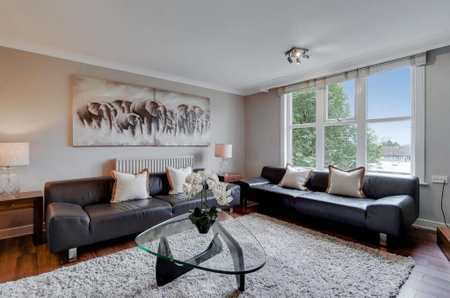 3 bedroom apartment to rent - Photo 4