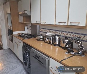 3 bedroom terraced house to rent - Photo 5