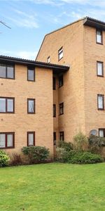 The Rowans, Woking, Surrey, GU22 - Photo 3