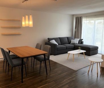 Condo 4 1/2 + Den à louer | Disponible Immédiatement - Photo 2