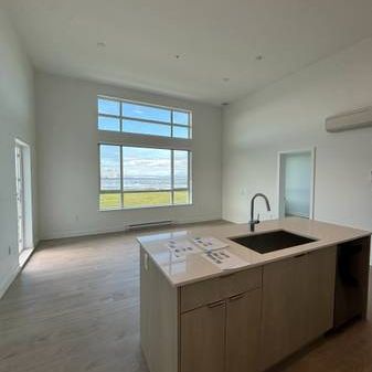 Unparalleled Ocean Views & Resort Style Living ~ Penthouse Unit 607 - - Photo 4